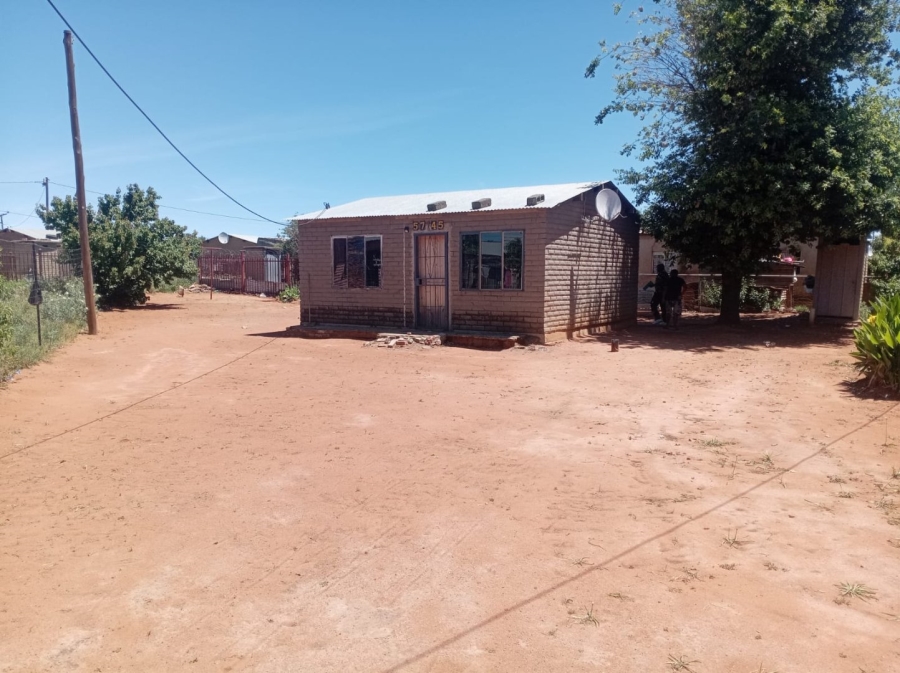 2 Bedroom Property for Sale in J B Mafora Free State